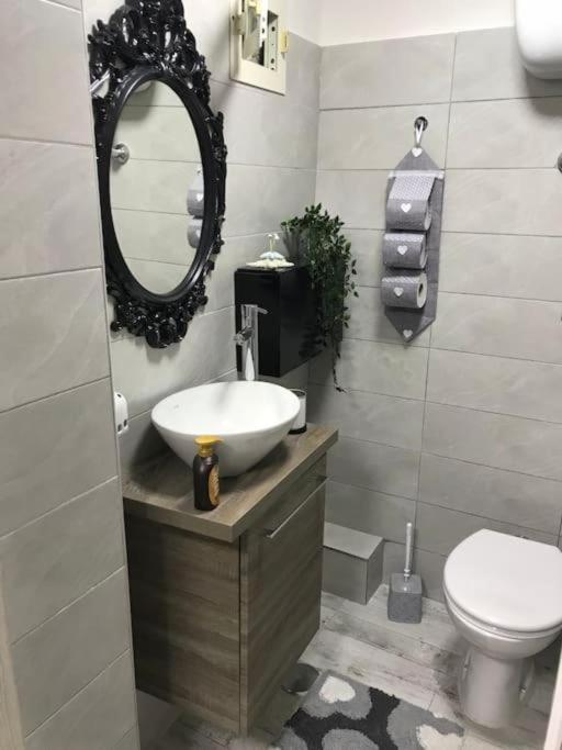 Casa Mya - Studio Flat نابولي المظهر الخارجي الصورة
