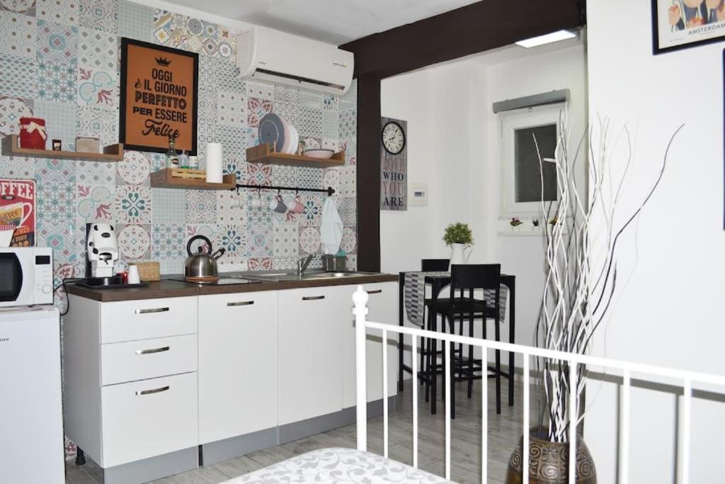 Casa Mya - Studio Flat نابولي المظهر الخارجي الصورة