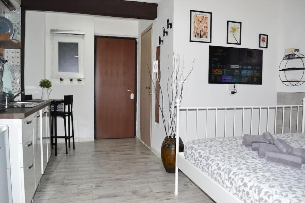 Casa Mya - Studio Flat نابولي المظهر الخارجي الصورة